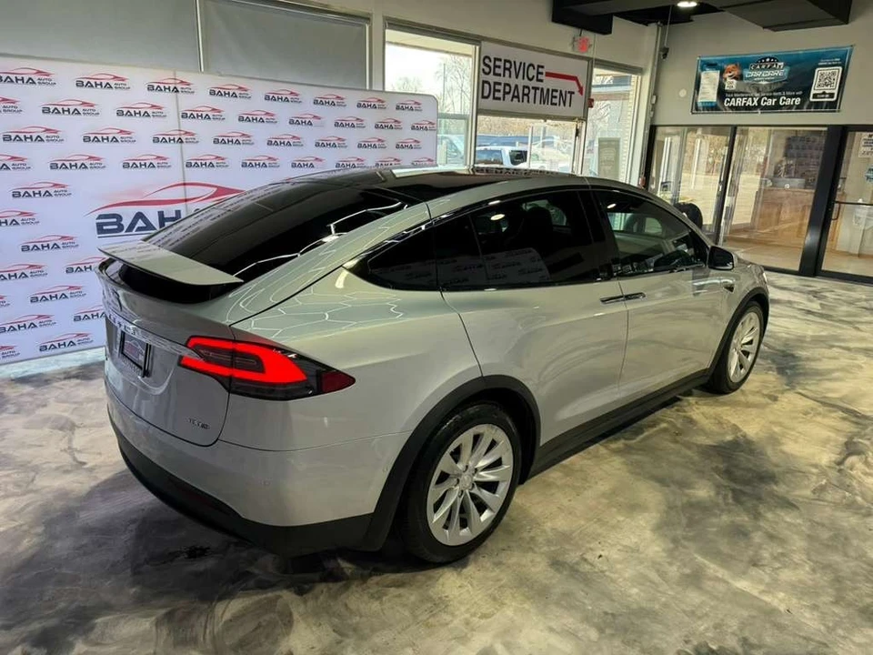 2017 Tesla Model X - Image 8 of 21