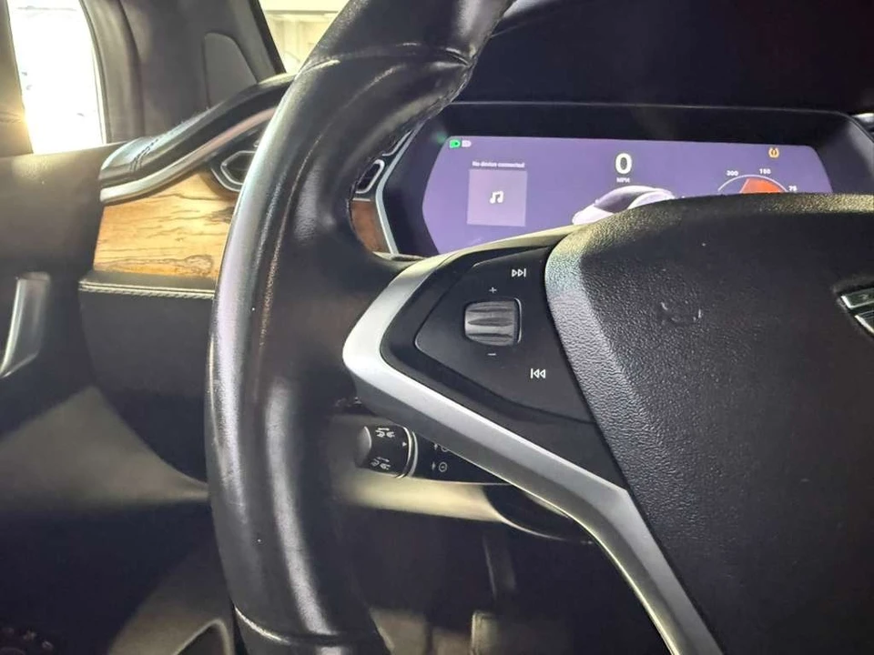 2017 Tesla Model X - Image 17 of 21