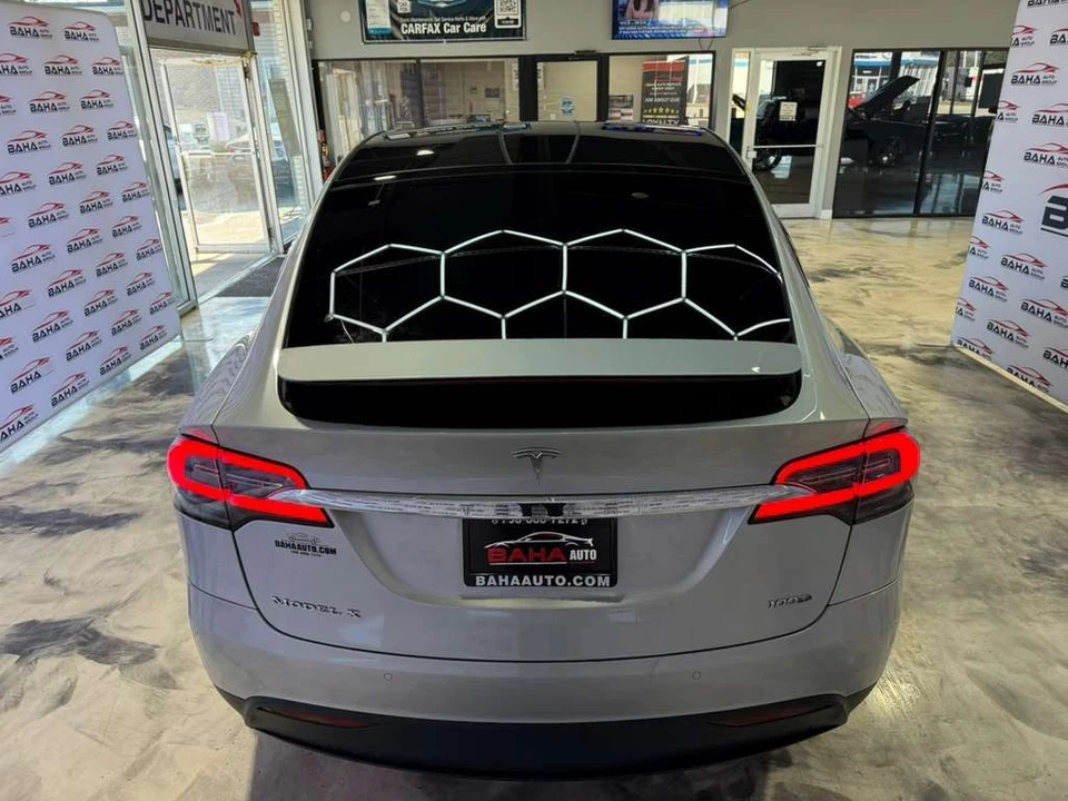 2017 Tesla Model X - Image 10 of 21