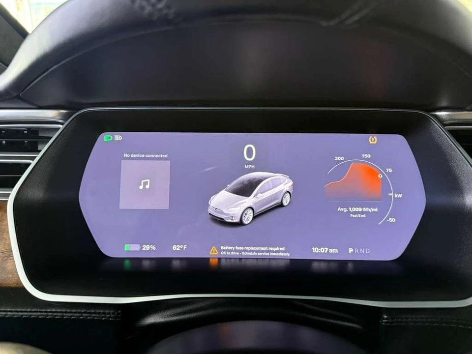 2017 Tesla Model X - Image 18 of 21