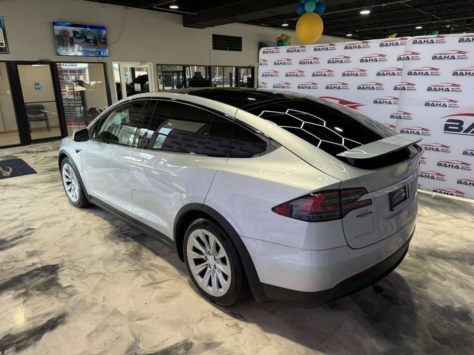 2017 Tesla Model X - Image 11 of 21