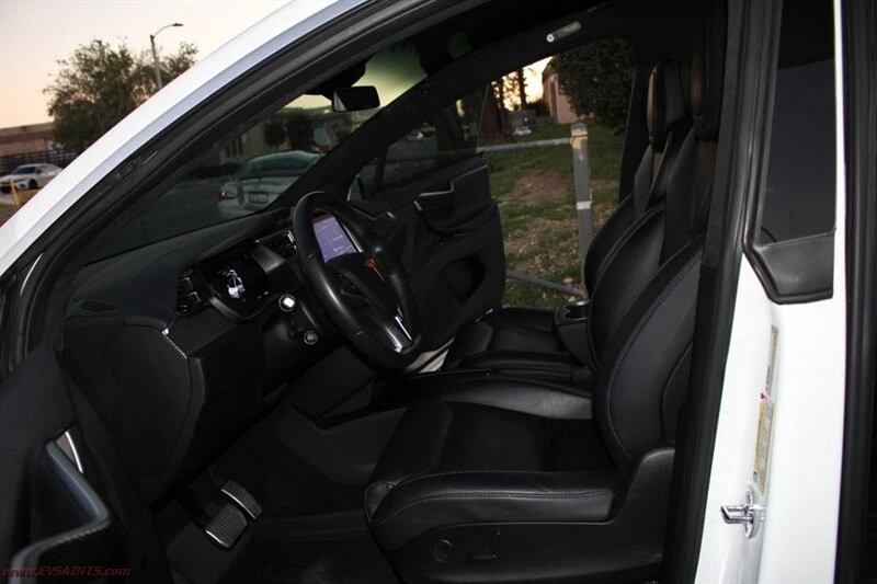 2017 Tesla Model X - Image 16 of 21