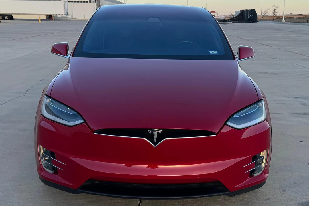 2017 Tesla Model X - Image 2 of 31