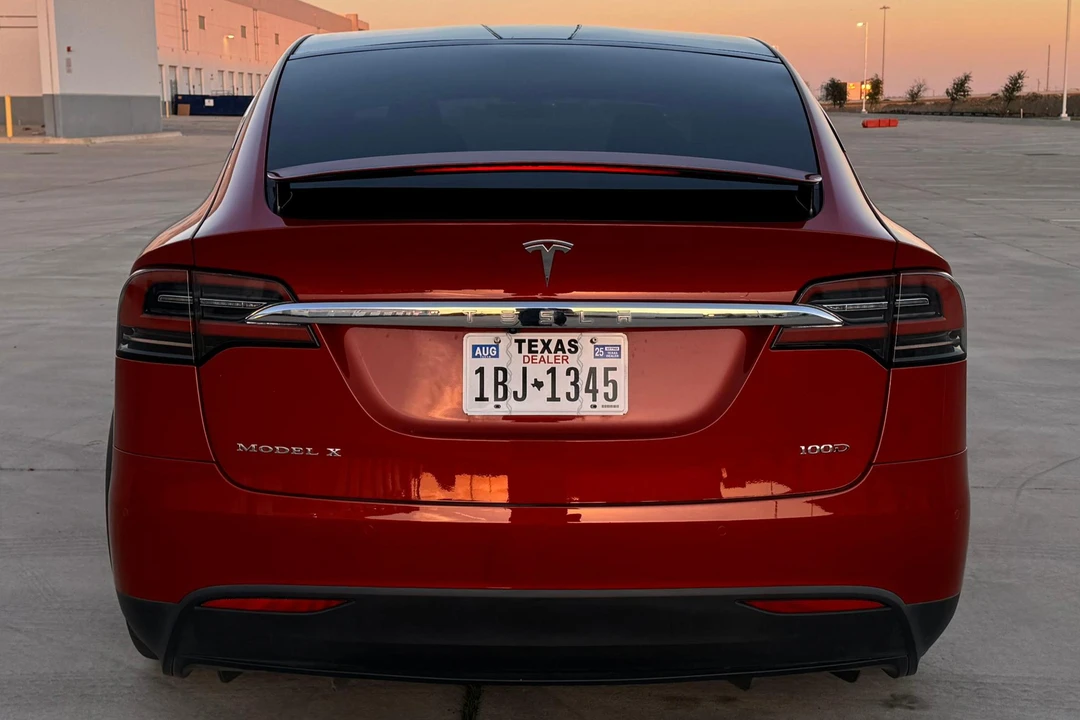 2017 Tesla Model X - Image 5 of 31