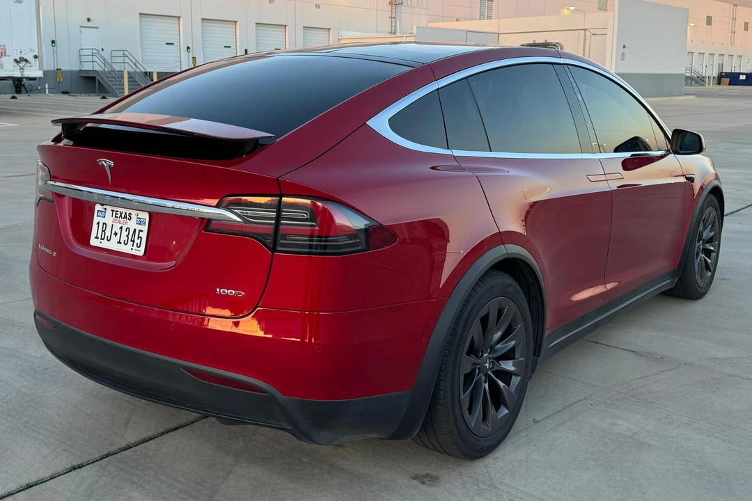 2017 Tesla Model X - Image 4 of 31