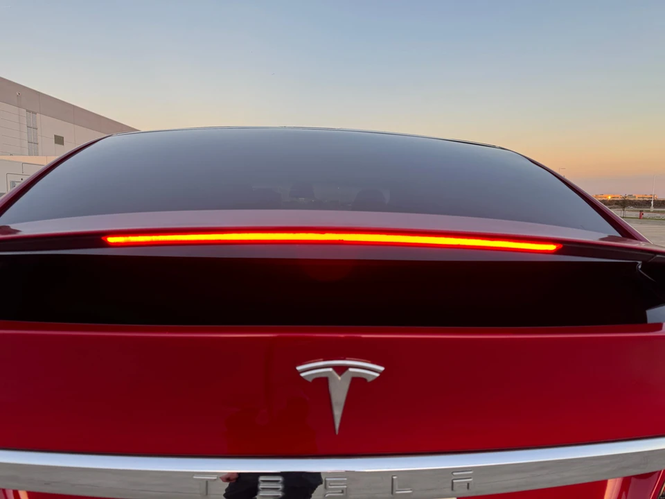 2017 Tesla Model X - Image 28 of 31