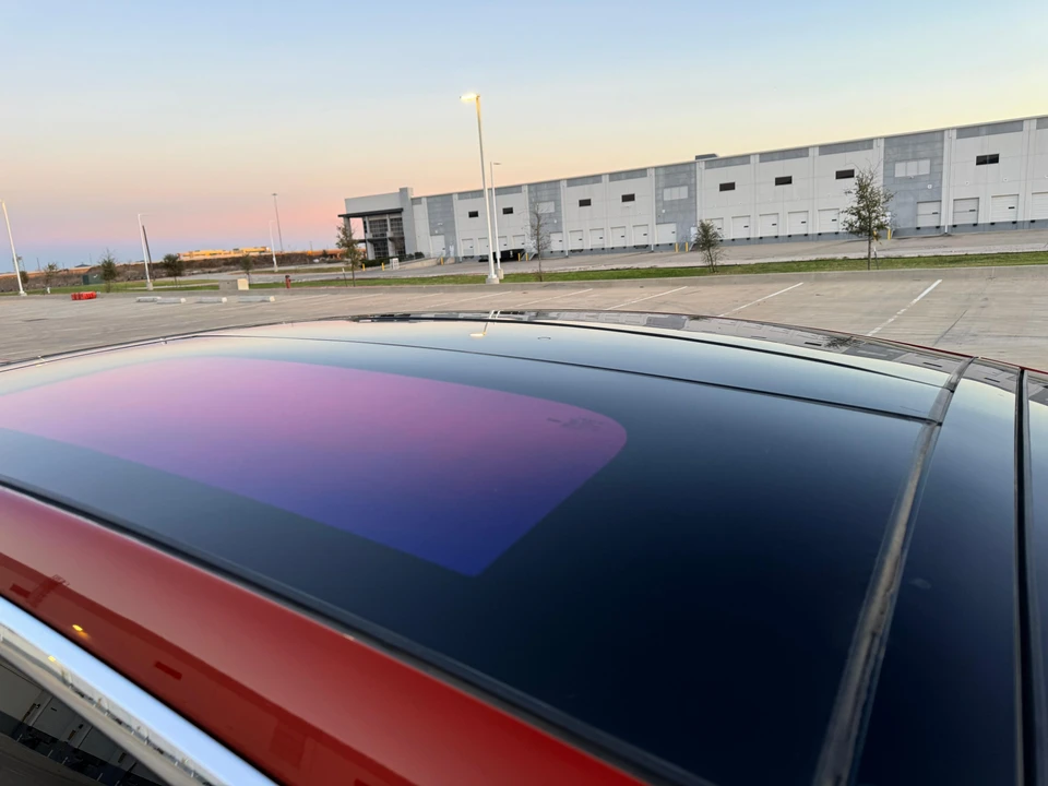 2017 Tesla Model X - Image 25 of 31