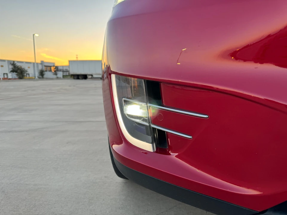 2017 Tesla Model X - Image 16 of 31
