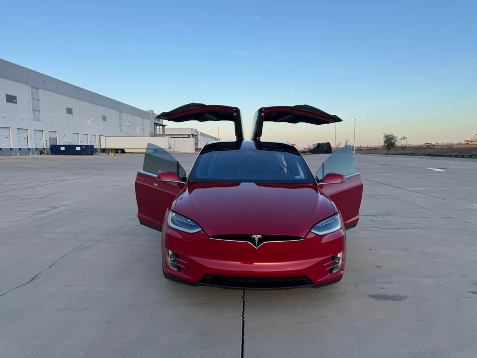 2017 Tesla Model X - Image 7 of 31