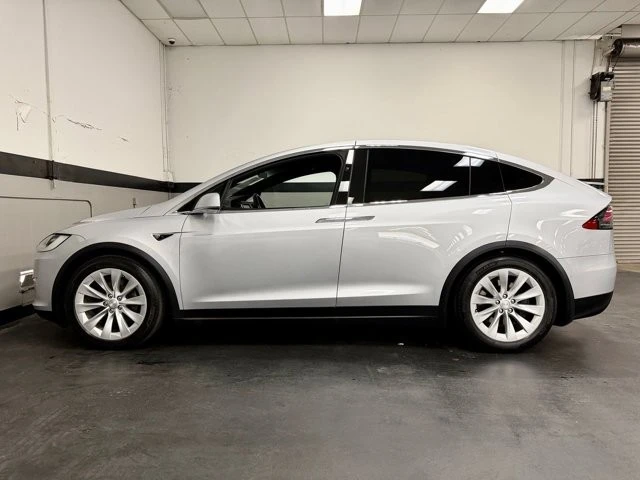2017 Tesla Model X - Image 9 of 21