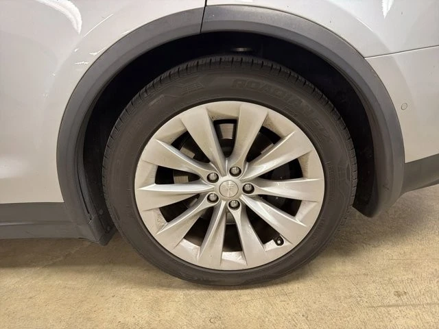 2017 Tesla Model X - Image 5 of 15