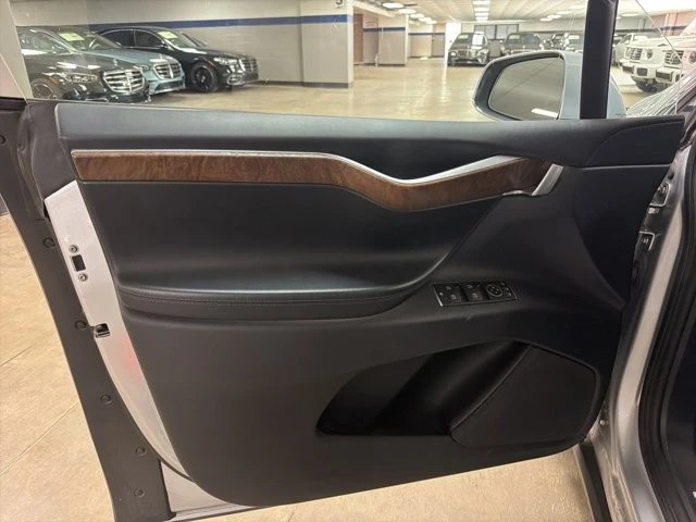 2017 Tesla Model X - Image 11 of 15