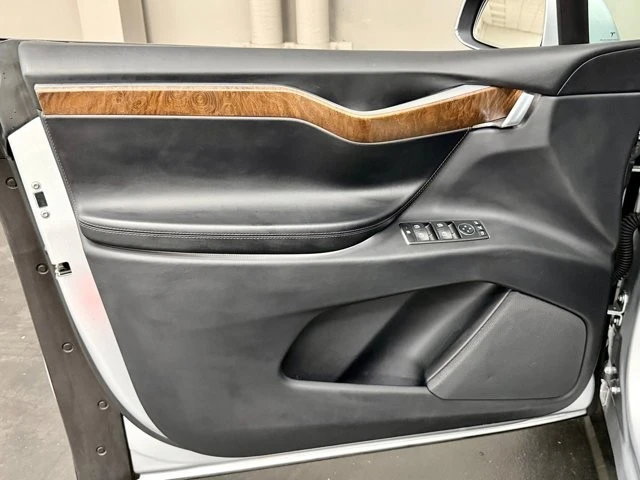 2017 Tesla Model X - Image 20 of 21