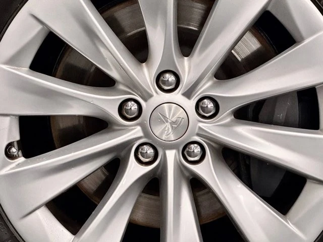 2017 Tesla Model X - Image 18 of 21