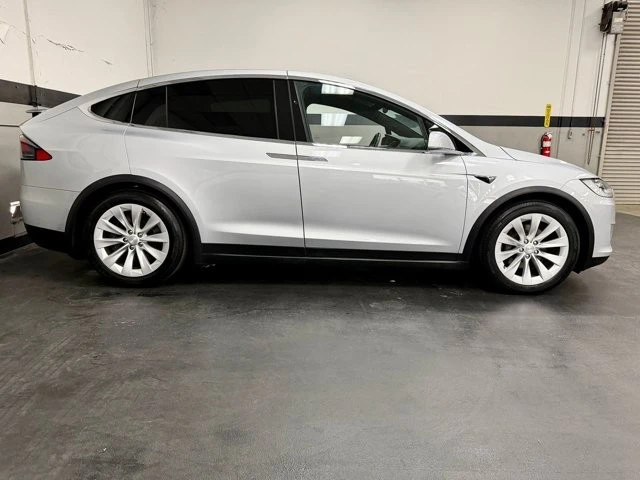 2017 Tesla Model X - Image 5 of 21