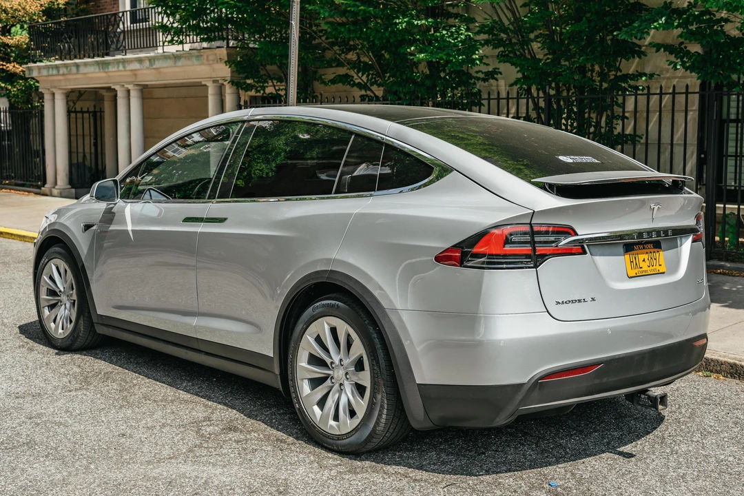 2017 Tesla Model X - Image 4 of 31
