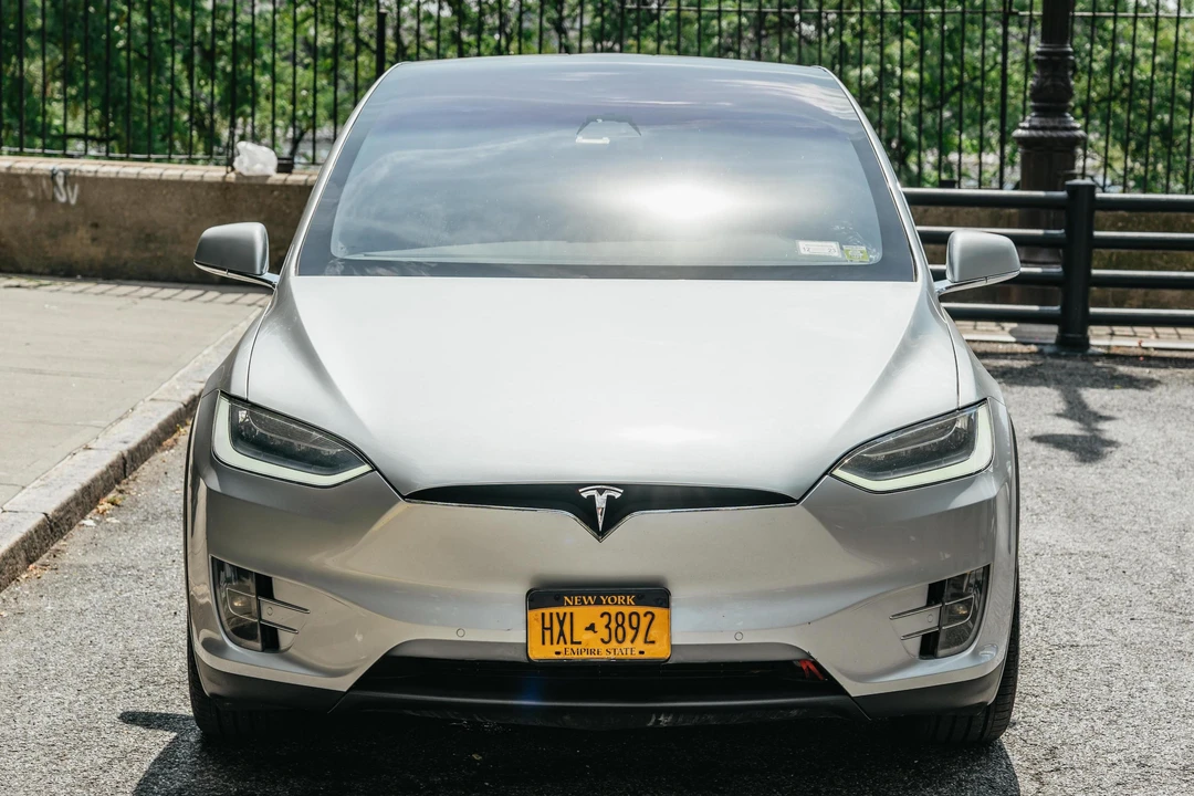 2017 Tesla Model X - Image 2 of 31