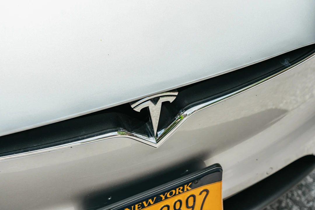 2017 Tesla Model X - Image 16 of 31