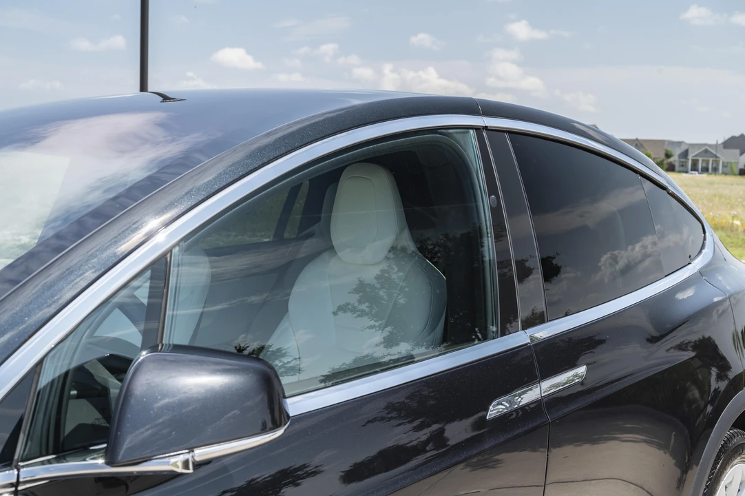 2017 Tesla Model X - Image 28 of 31