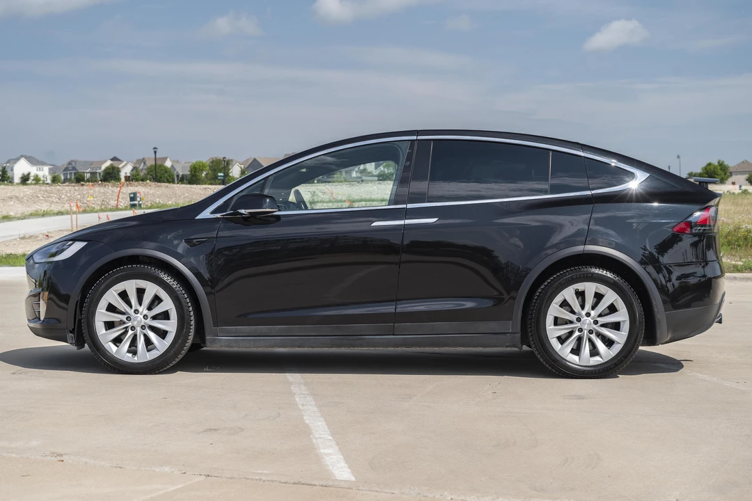 2017 Tesla Model X - Image 3 of 31