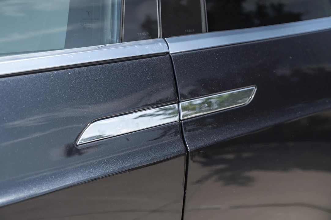 2017 Tesla Model X - Image 30 of 31