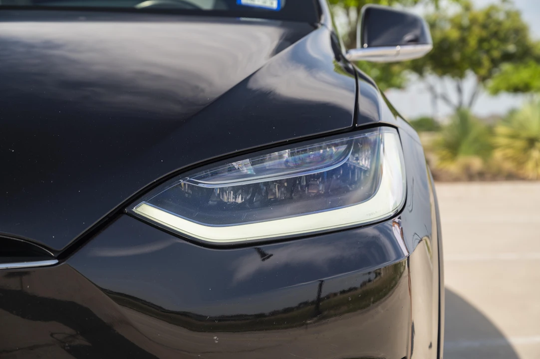 2017 Tesla Model X - Image 21 of 31