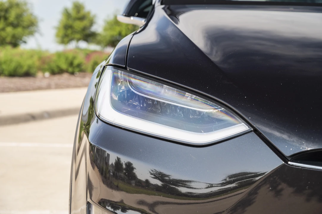 2017 Tesla Model X - Image 17 of 31