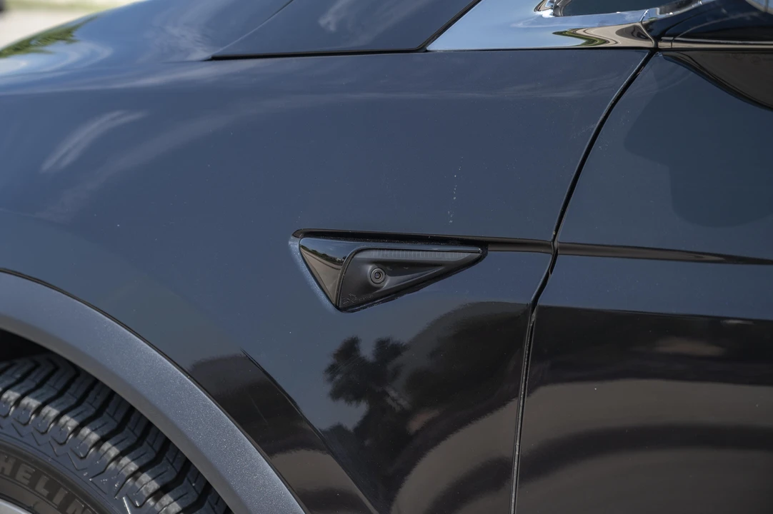 2017 Tesla Model X - Image 26 of 31