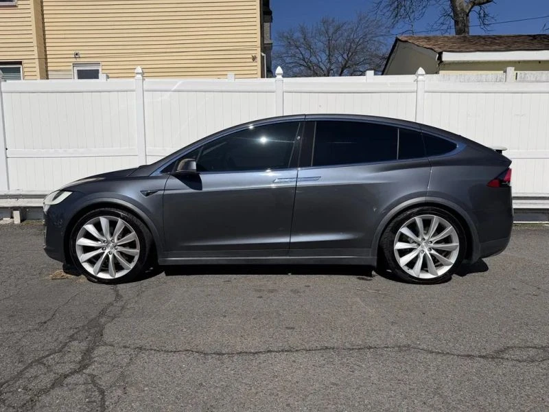 2017 Tesla Model X - Image 4 of 12