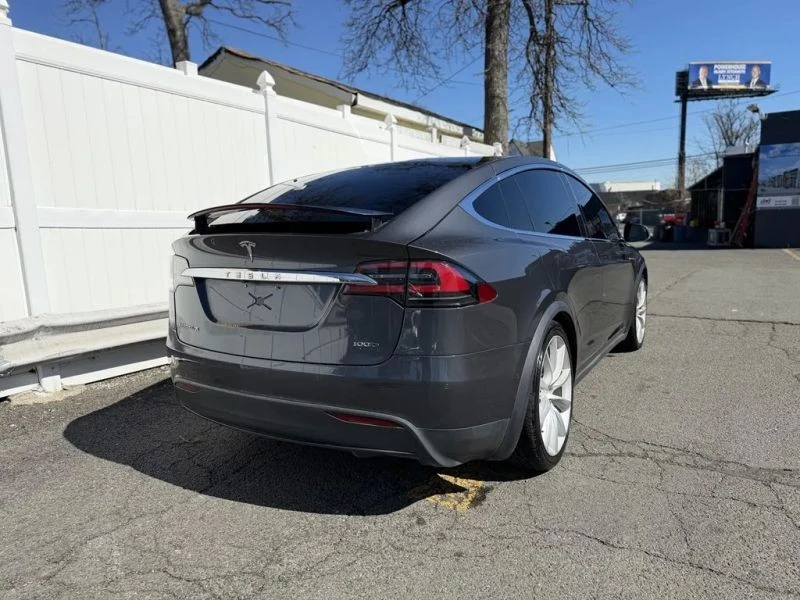 2017 Tesla Model X - Image 7 of 12