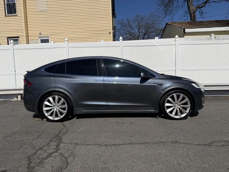 2017 Tesla Model X - Image 8 of 12