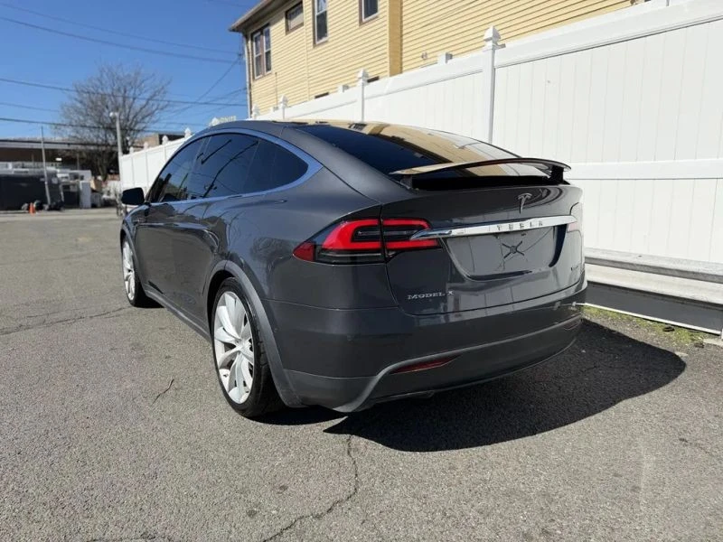 2017 Tesla Model X - Image 5 of 12