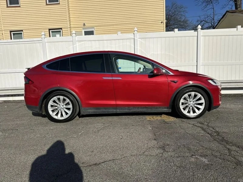 2017 Tesla Model X - Image 8 of 12