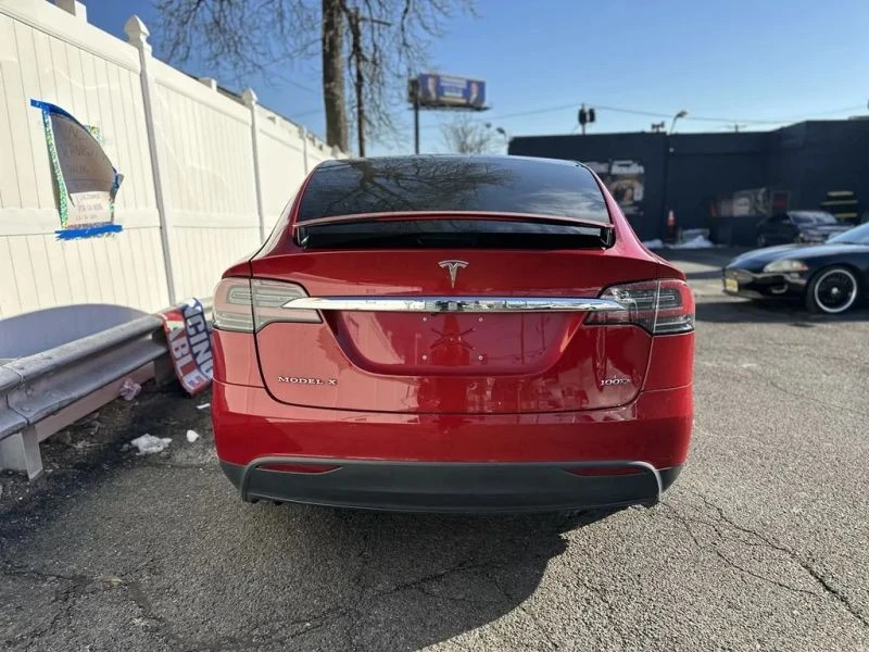 2017 Tesla Model X - Image 6 of 12