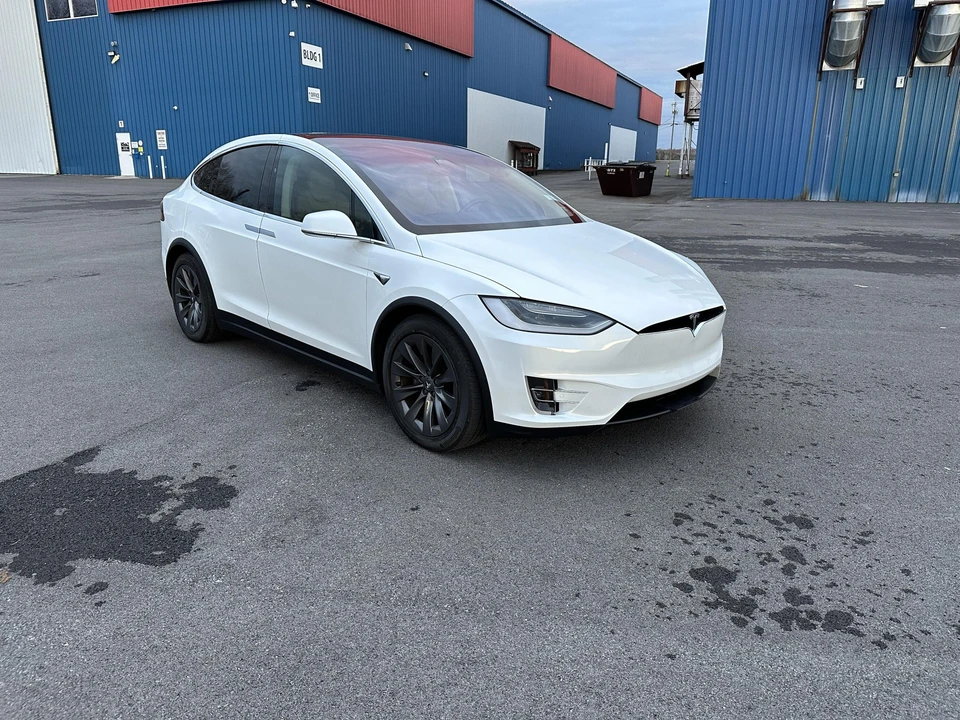 2017 Tesla Model X - Image 12 of 31
