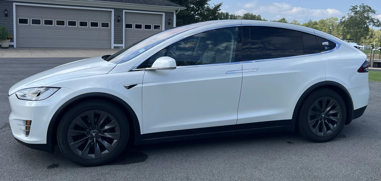 2017 Tesla Model X - Image 15 of 31