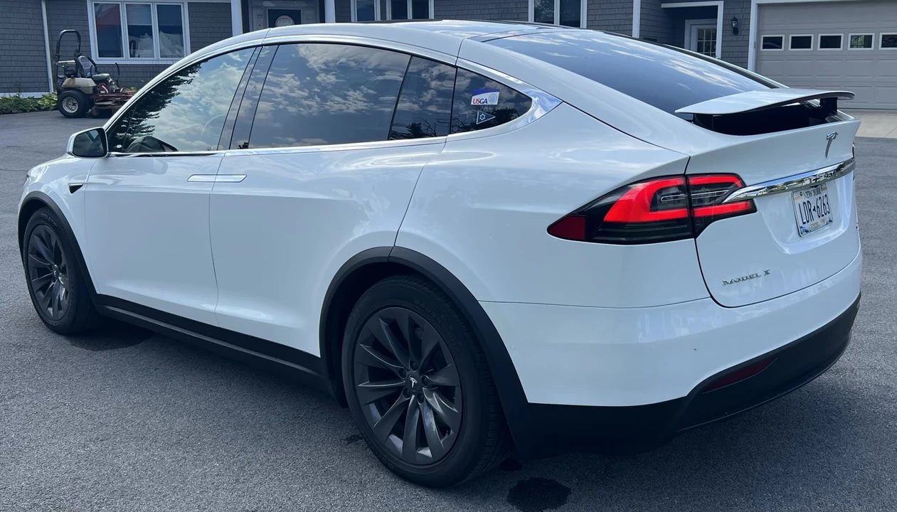 2017 Tesla Model X - Image 16 of 31