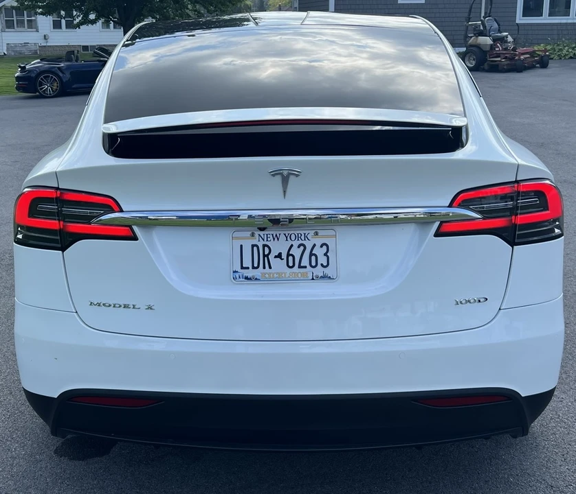 2017 Tesla Model X - Image 17 of 31