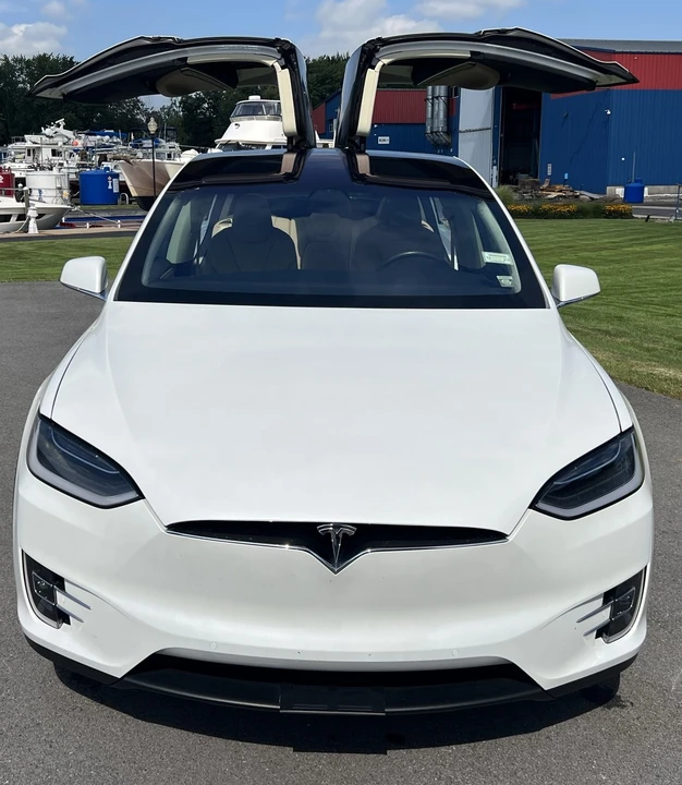 2017 Tesla Model X - Image 22 of 31