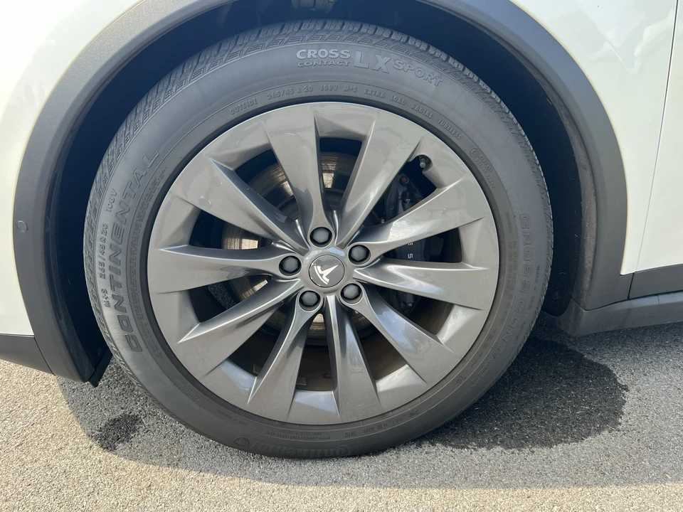 2017 Tesla Model X - Image 28 of 31