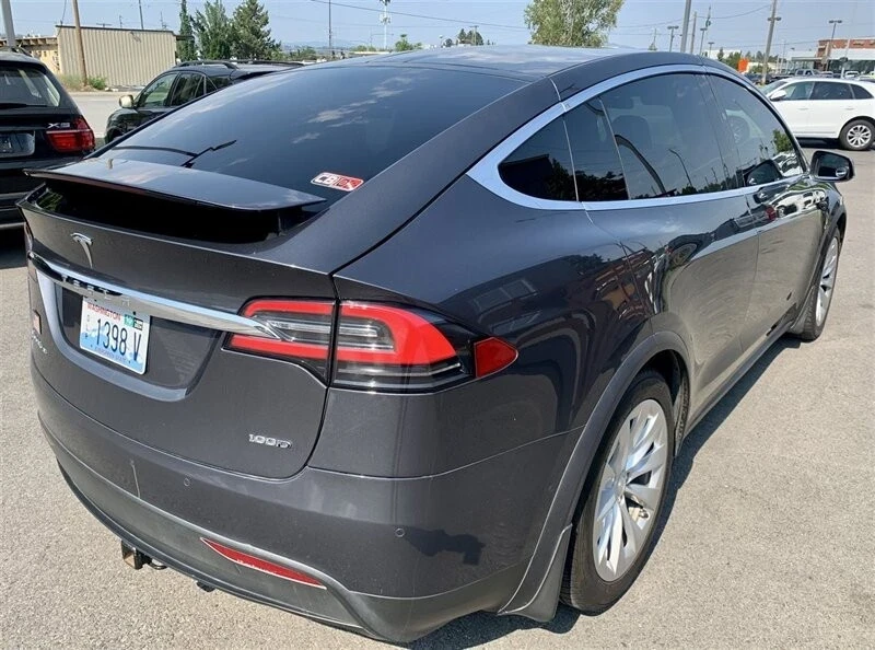 2017 Tesla Model X - Image 5 of 10