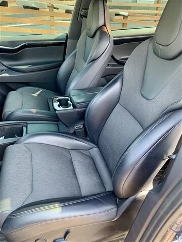 2017 Tesla Model X - Image 9 of 10