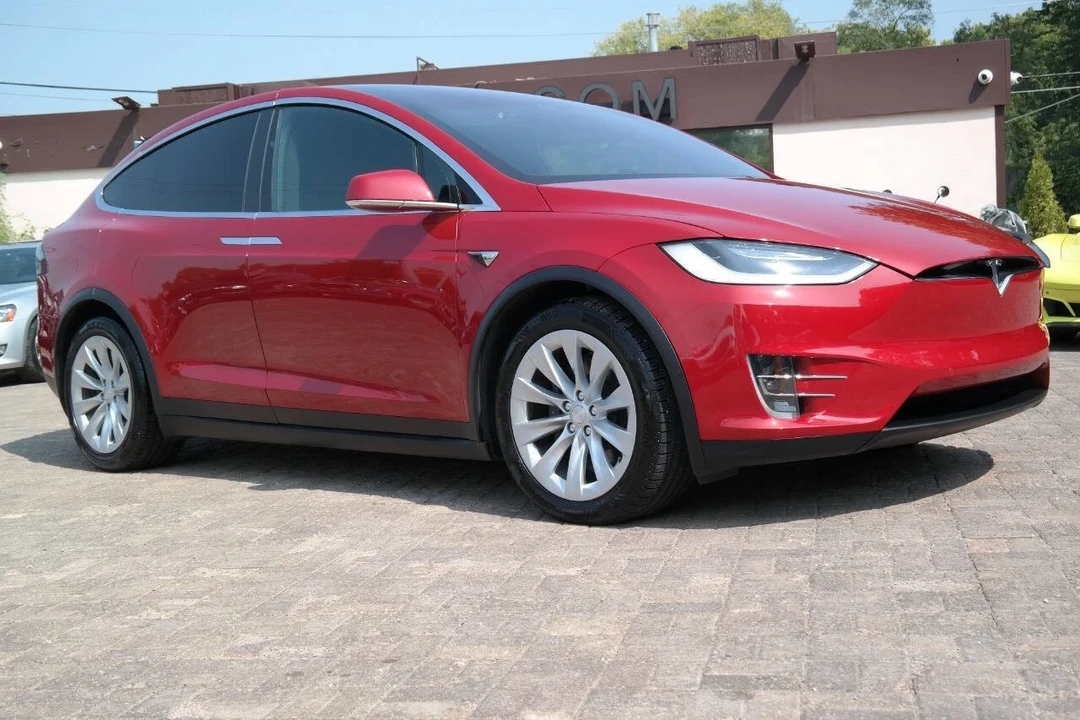 2017 Tesla Model X - Image 10 of 21