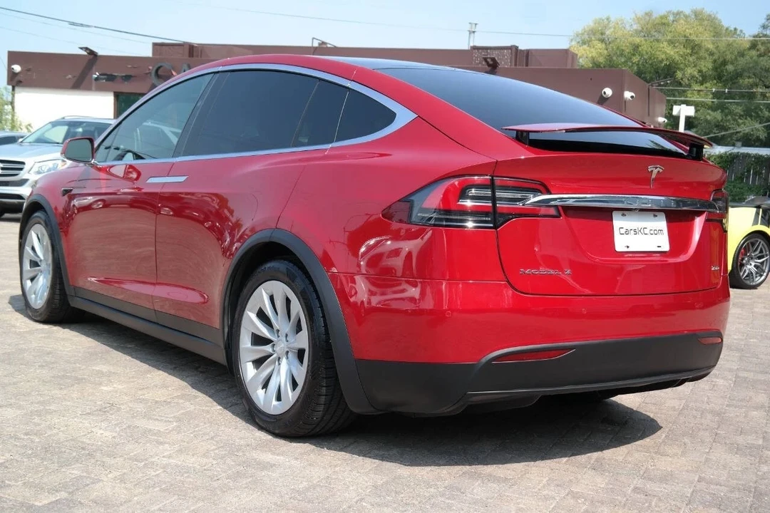 2017 Tesla Model X - Image 18 of 21