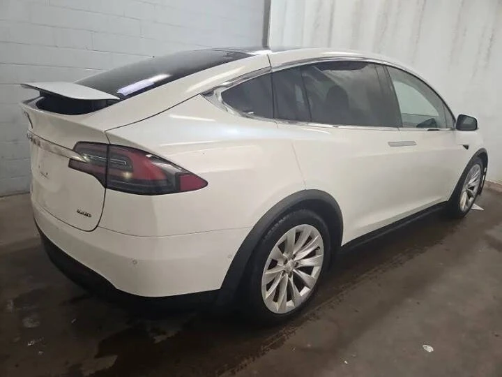 2017 Tesla Model X - Image 4 of 8