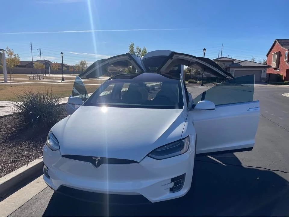 2017 Tesla Model X - Image 5 of 9