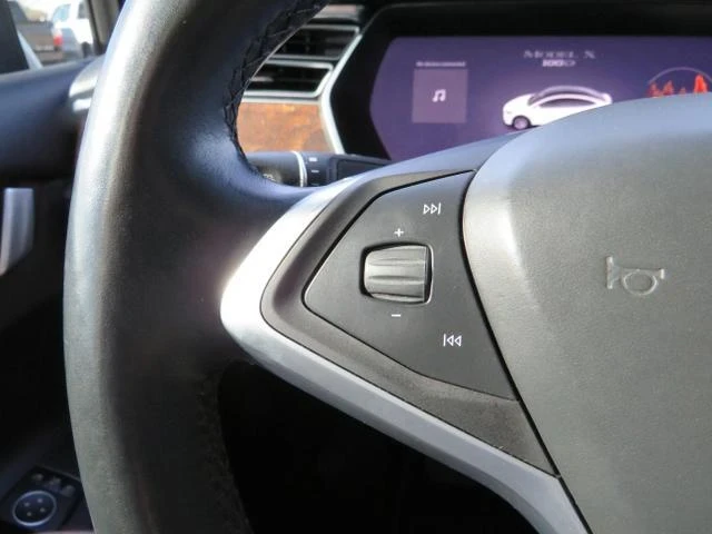2017 Tesla Model X - Image 15 of 21