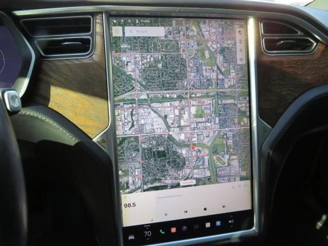 2017 Tesla Model X - Image 19 of 21