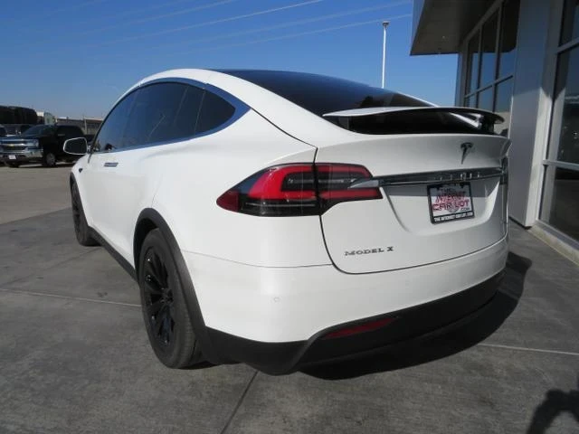 2017 Tesla Model X - Image 5 of 12