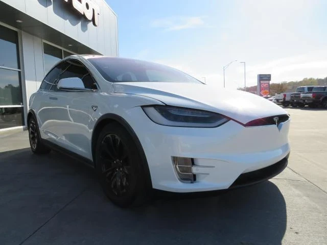 2017 Tesla Model X - Image 9 of 12